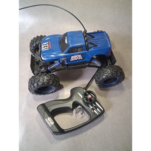 maisto Other - Maisto Rock Climber With Remote